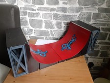 Tech Deck half pipe skateboard ramp