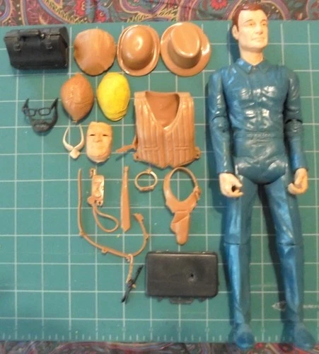 Marx Johnny West Mike Hazzard #4 w Accessories  Jane, Jamie, Jay, Josie, Janice