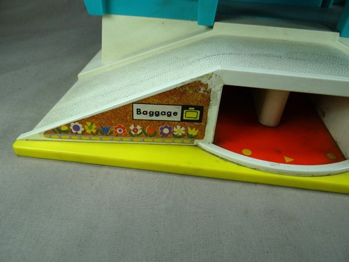 Fisher-Price "Play Family Airport" Vintage 1972 Toy - Picture 3 of 15