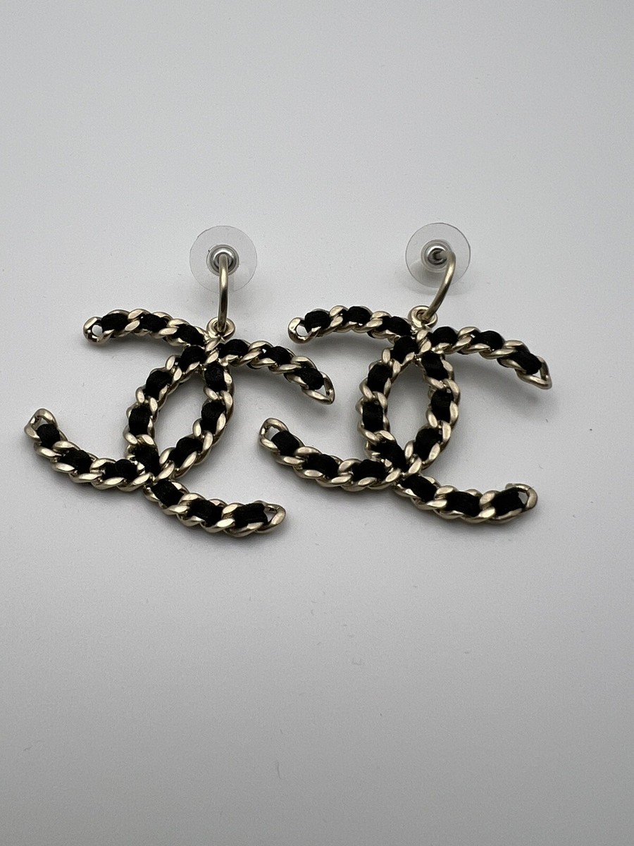 CHANEL CC Logo Black Leather Chain Earrings Gold Tone B11A