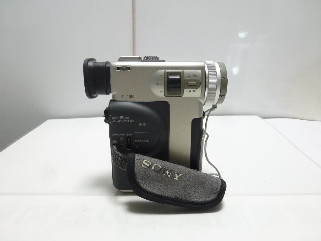 Sony DCR-PC10 Handycam MiniDV Camcorder Japanese-only for