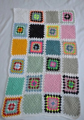 Wunderschöne Häkeldecke, Handmade, Handarbeit,  Top