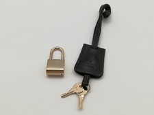 Gucci Gold Color Padlock Cadena W/Keys & Clochette Q6