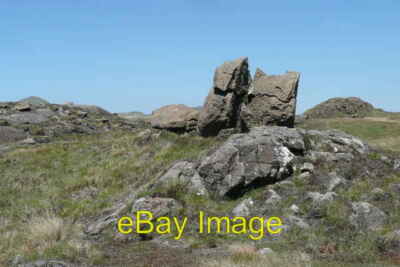 Foto 6x4 gespaltene Felsen und thronende Felsbrocken Abhainn Sgathaig des Vulkans o c2008