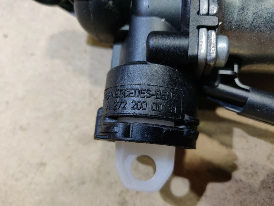 2006-2009 Mercedes Benz C230 - Válvula de aquecedor 272 200 00 31, peça original do fabricante - Imagem 2 de 4
