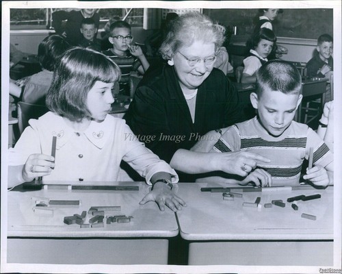 1961 Photo Joanne Gartside Joan Walker Gary Robb View Ridge Elem. Children 8X10