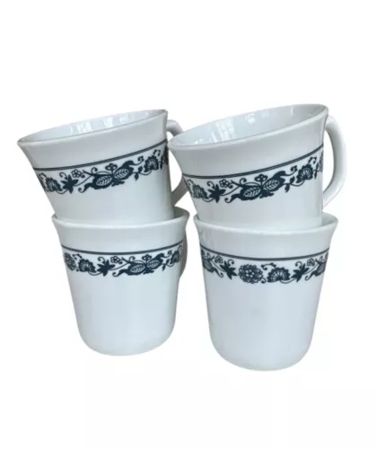 Set 4 Vintage Corning OLD TOWN BLUE ONION Milk Glass Coffee Cups