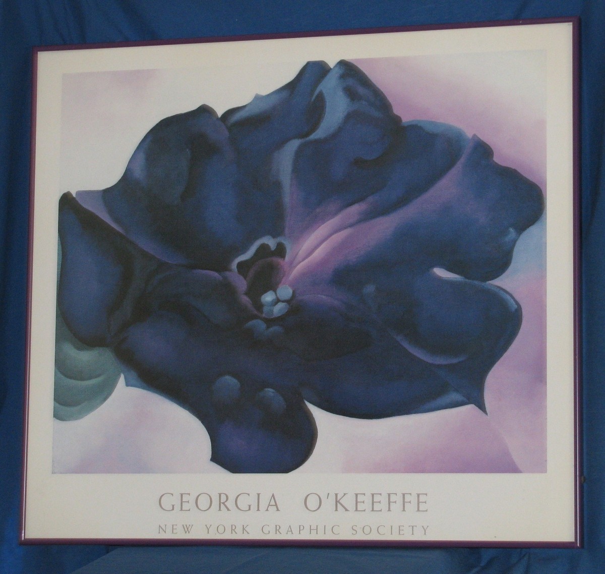 希少! Georgia O'Keeffe Petunia,1925 Poster Georgia O'Keeffe Petunias Poster - de Young & Legion of