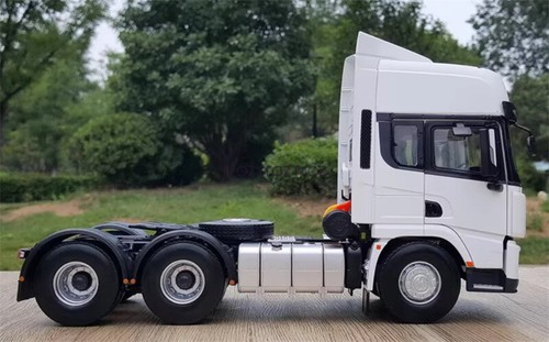 1:24 for SHACMAN for Delong X3000 Tractor trailer White w/ Spare Tire Edition - Picture 5 of 11