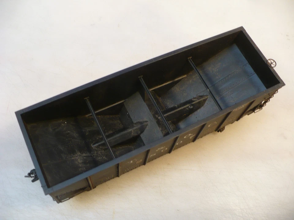 O SCALE Atlas 2 Rail Toledo & Ohio Central/NYC 2-Bay Hopper F/P  NO RESERVE - Image 3 of 4