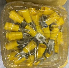 BM 00320, Insulated Fork Lug, 4-6mm2/12-10 AWG, M4/#8 Stud, Yellow, 50 Pc's Pkt