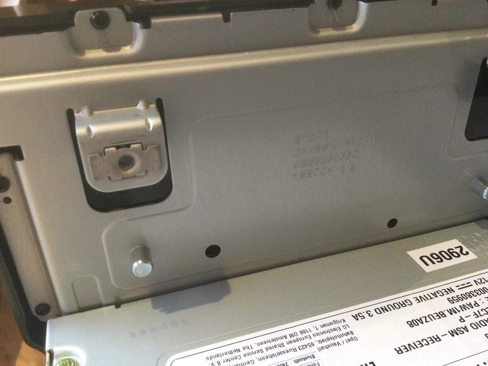 GENUINE VAUXHALL GRANDLAND CROSSLAND X RADIO DISPLAY SATALLITE NAVIGATION UNIT - Image 4 of 4