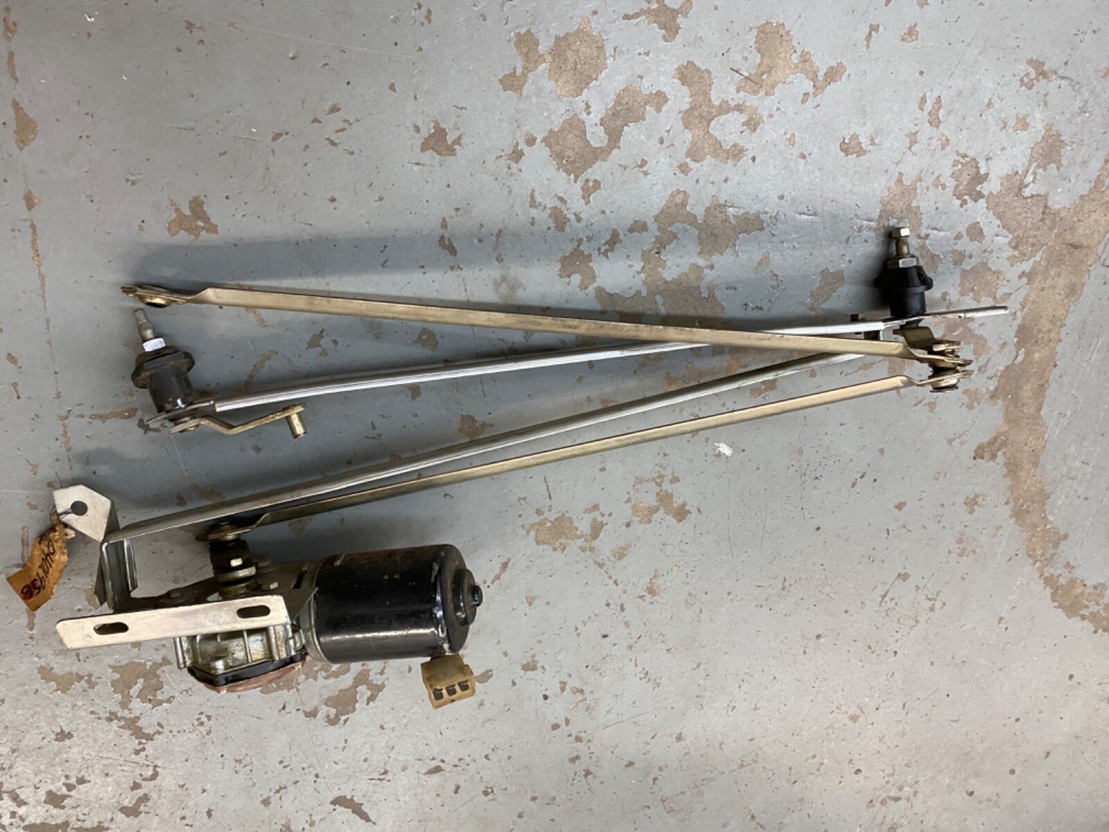 Ferrari 308 Mondial Windshield Motor_Actuator Arms_Assembly Unit  OEM