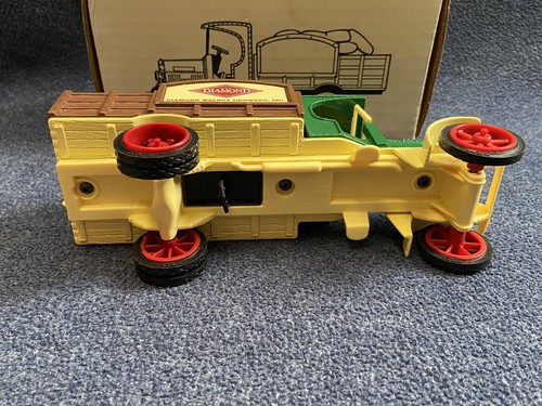 Ertl Blue Diamond Walnuts 1925 Kenworth Stake Truck Bank 1/38 - Picture 5 of 11