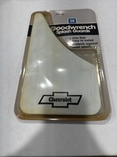 Nos New Gm 997696 White Chevrolet Bow Tie Mud Flaps Splash Guards One Pair Car