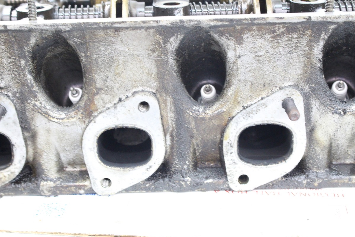 Damaged 75-88 BMW E24 E23 E28 M30 6-Cyl Engine Cylinder Head with 