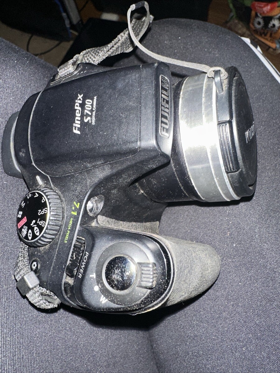 Fujifilm Finepix Digital Camera S5700 7.1MP 10X - Battery Door Won