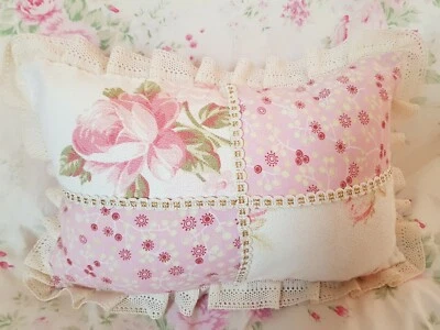 SUPERBE PETIT COUSSIN SHABBY CHIC CRÈME DÉCOR FLORAL - Photo 1/4
