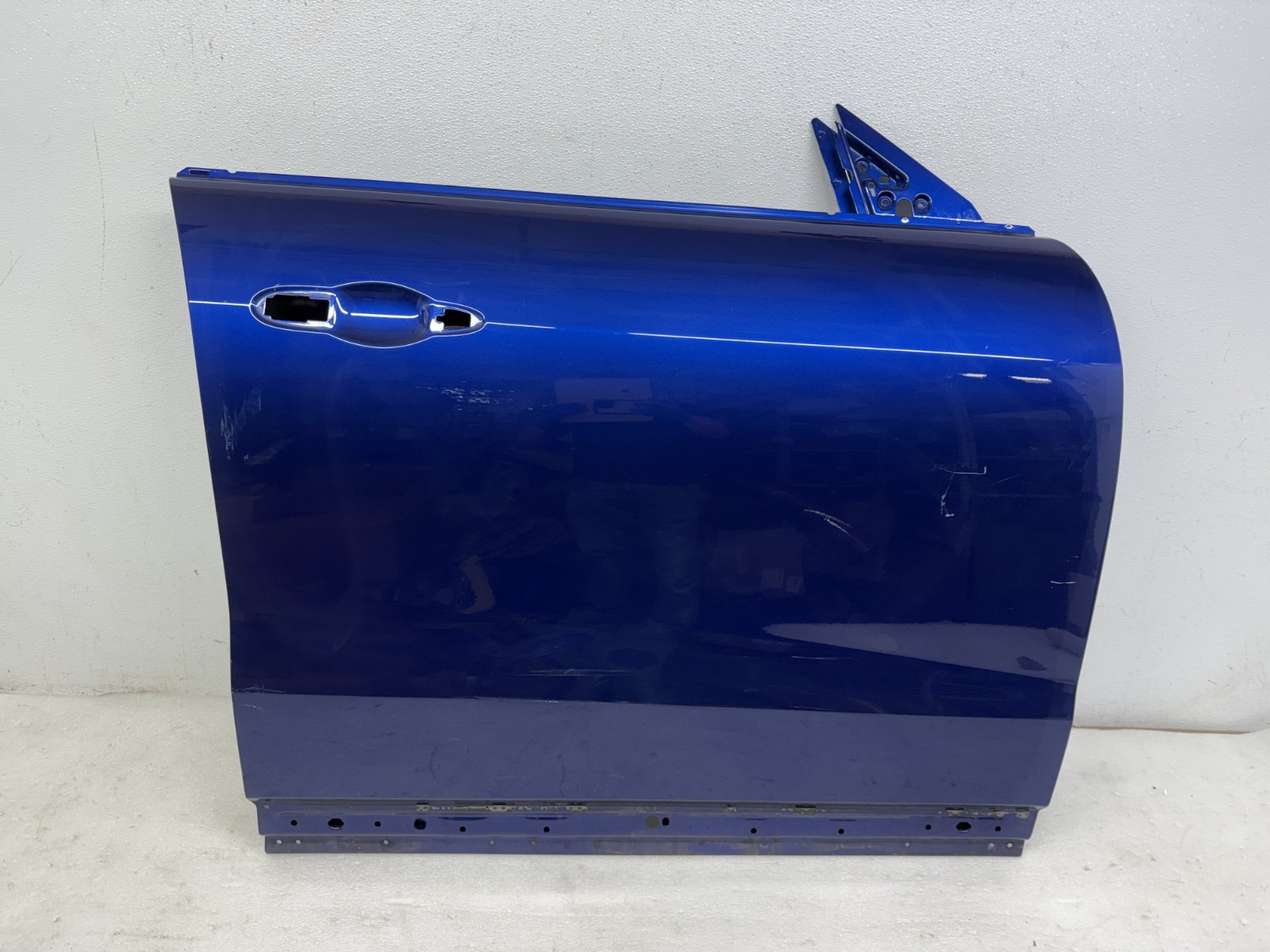 2017 - 2024 MASERATI LEVANTE FRONT RIGHT SIDE RH DOOR SHELL Blue OEM HP29050A