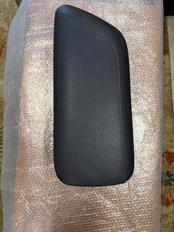 2020 - 2024 丰田 CAMRY SE 中心控制台存储比较托盘带臂套原始设备制造商 — 第 4/4 张图片