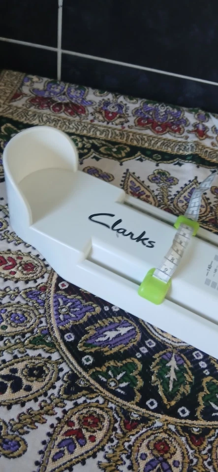 Clarks Foot Measuring Gauge Shoe Size Guage Measuring Tool. - Image 2 of 4