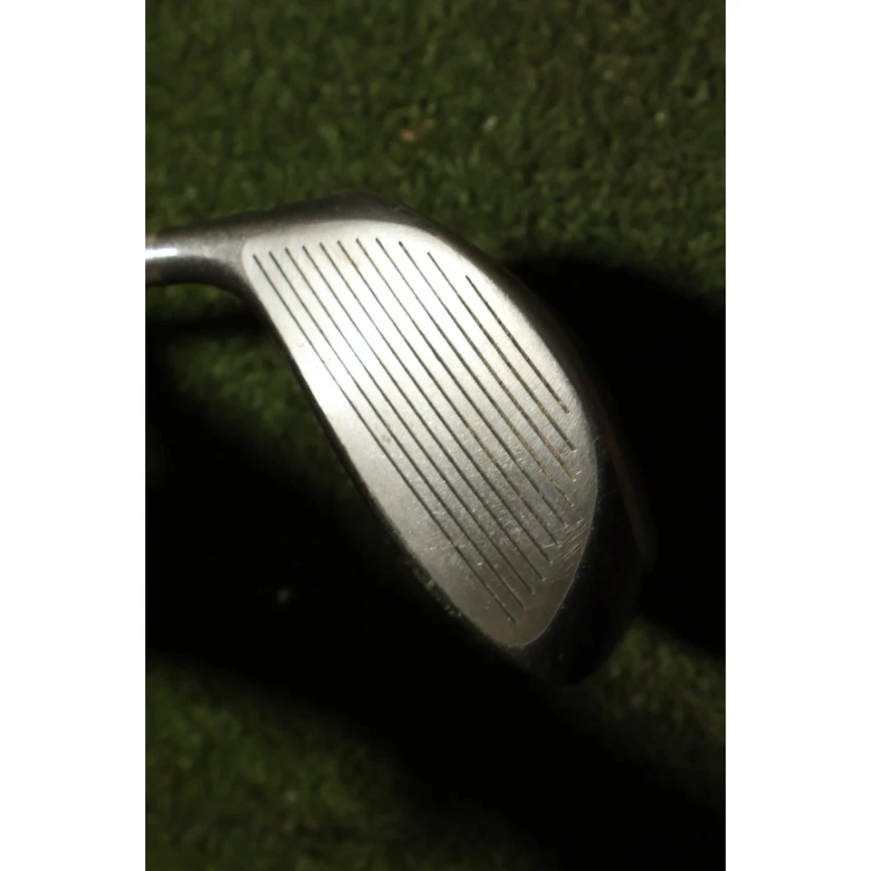 Titleist Titanium 975D 44.5" Golf 9.5° Driver RH / 6N-WD16 - Image 2 of 4