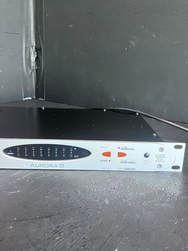 Lynx Aurora 8 Firewire 8-Channel Analog Digital Converter + LT-HD Card Interface - Image 3 of 4