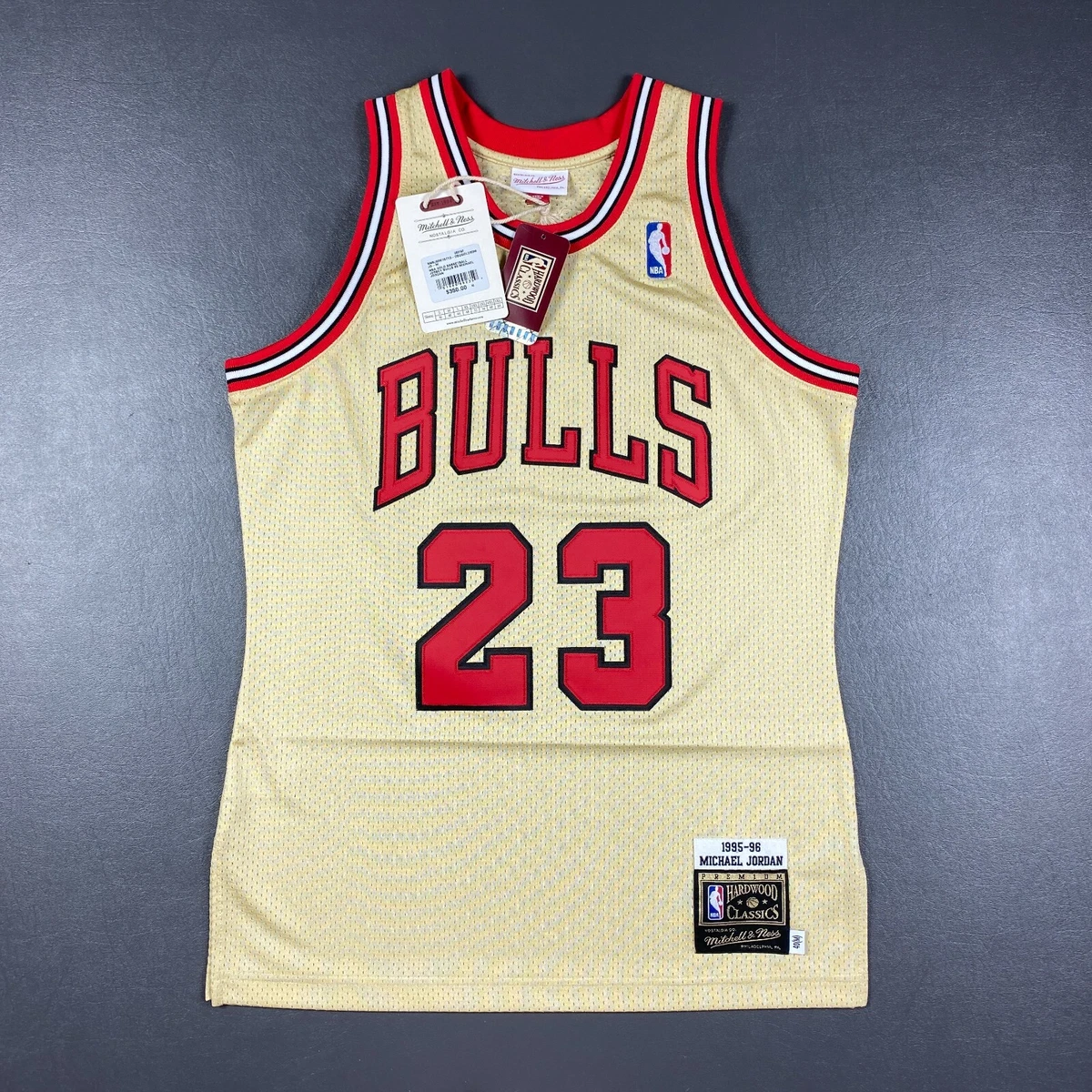 Mitchell & Ness Men's Chicago Bulls Michael Jordan Authentic Jersey - Black