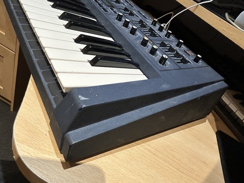Roland JP-8000 Virtual Analog Synthesizer Complete With Original Manual & Video - Picture 7 of 13