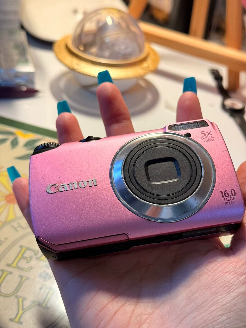 Canon PowerShot A3300 IS Pink 16MP 5x zoom 3.0