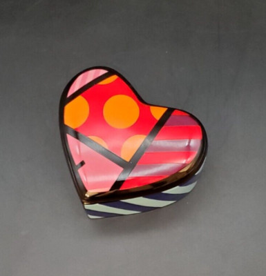 ROMERO BRITTO HEART SHAPED TRINKET BOXES 4'' CERAMIC PORCELAIN - YEAR 2009