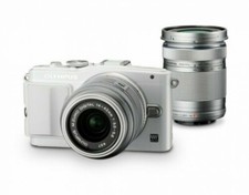 Olympus Pen Lite E-PL6 White w. 14-42mm Lens 40-150mm lens Set IS Issue