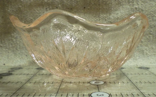 Vintage Indiana Glass Cabbage Leaf Pattern Textured Pink Depression desert bowl