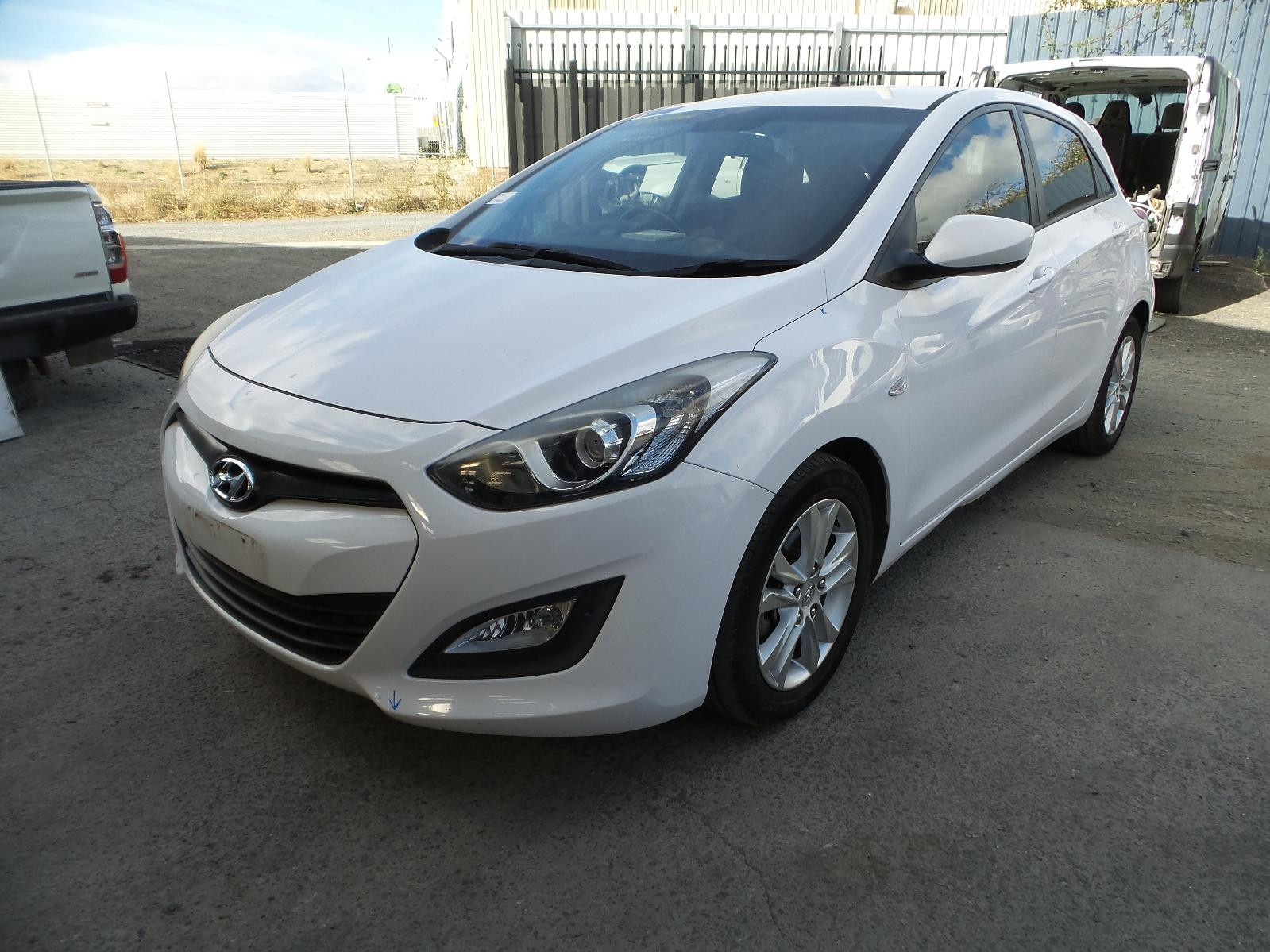2013 Hyundai I30 FRONT BAR BUMPER TO GUARD BRACKET (LEFT LHS LH SIDE) GD 03/12-02/17 image 5