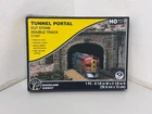 Woodland Scenics C1257 Tunnel Portals - Double track - Cut Stone HO - Boxed