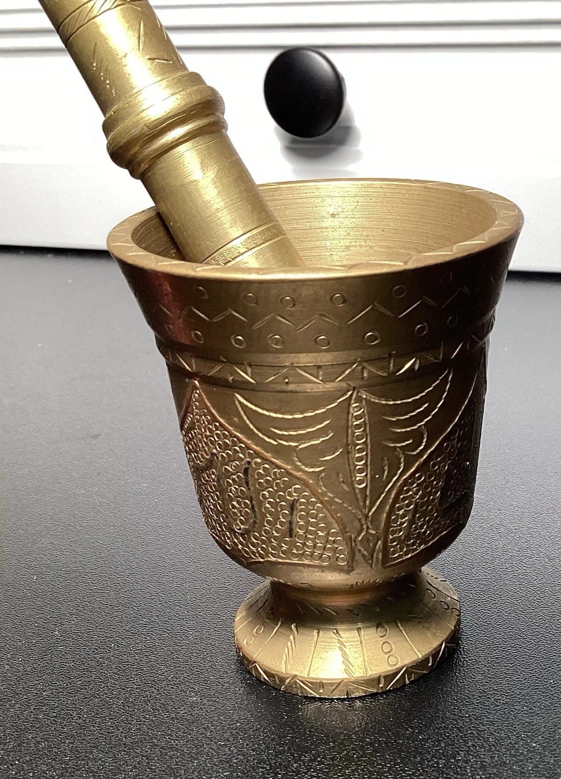 ANTIQUE TUNIS SOLID BRASS MORTAL & PESTLE SET WITH ETCHED DESIGN & TUNIS 7 -4
