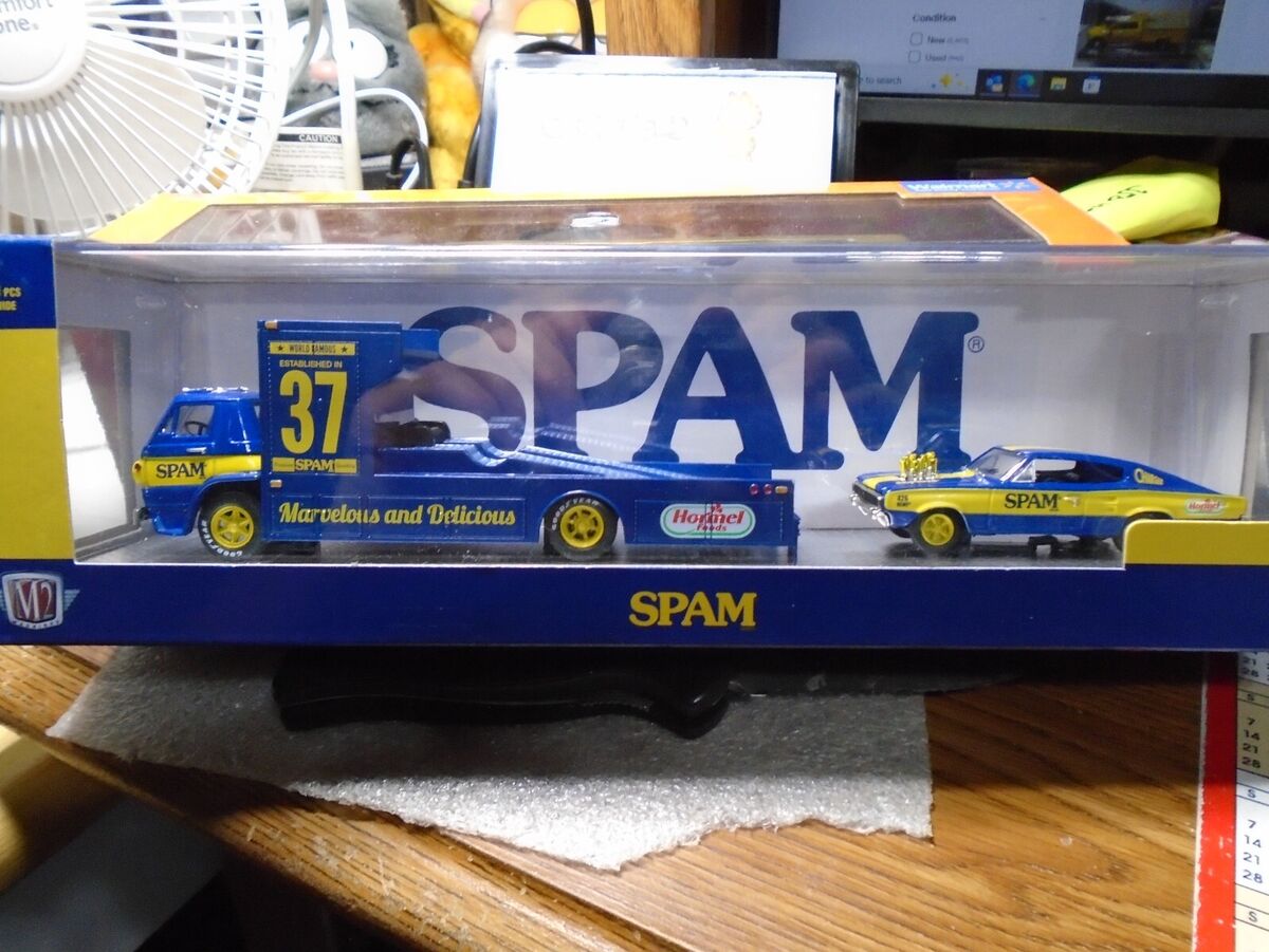 M2 Machines Spam 1966 Dodge L600 COE & 1966 Dodge Charger