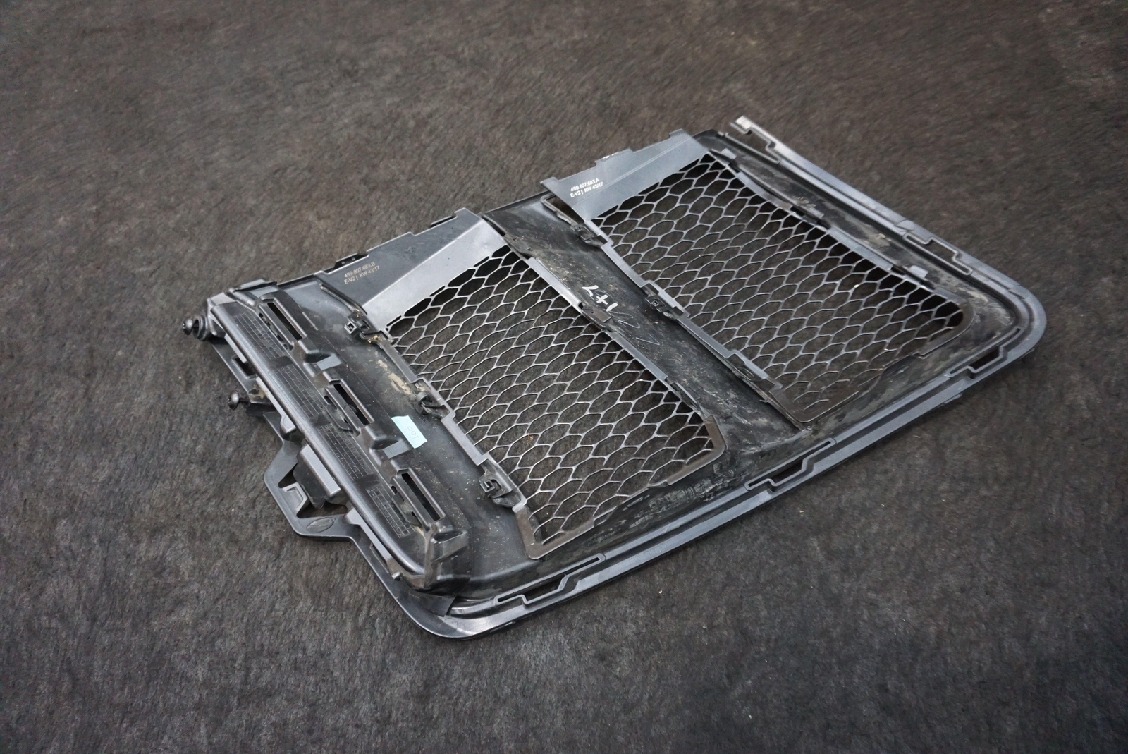 Front Bumper Lower Left Grille W/ Cover OEM 4S9807683B Audi R8 GT4 4S 2016-18
