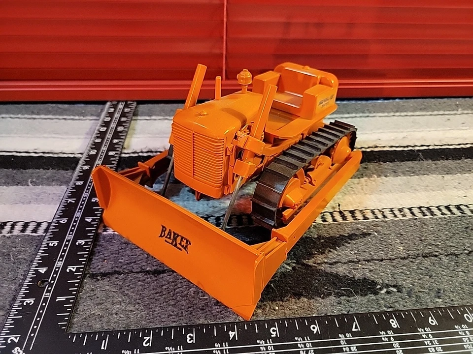 Allis Chalmers HD-5 Diesel Crawler w/Baker Blade 1/16 Plastic Dozer By Mini Mode - Image 3 of 4