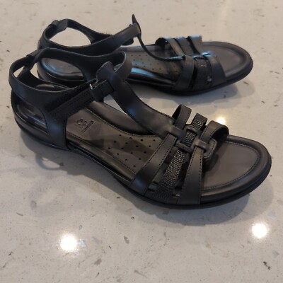 Woman's Sandals ECCO Flash T-Strap Sandal Black Size