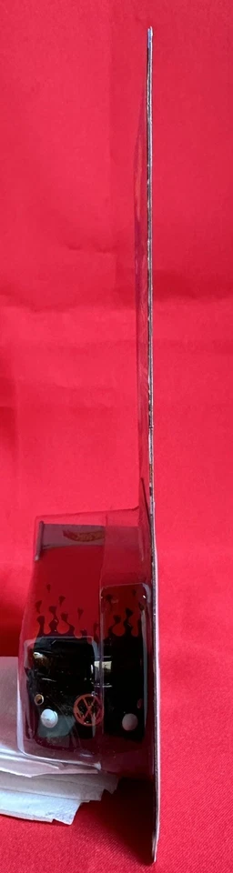 2001 风火轮-LE - 红色大众拖曳巴士/彭斯克汽车中心-签名。 近乎完好。 — 第 4/4 张图片