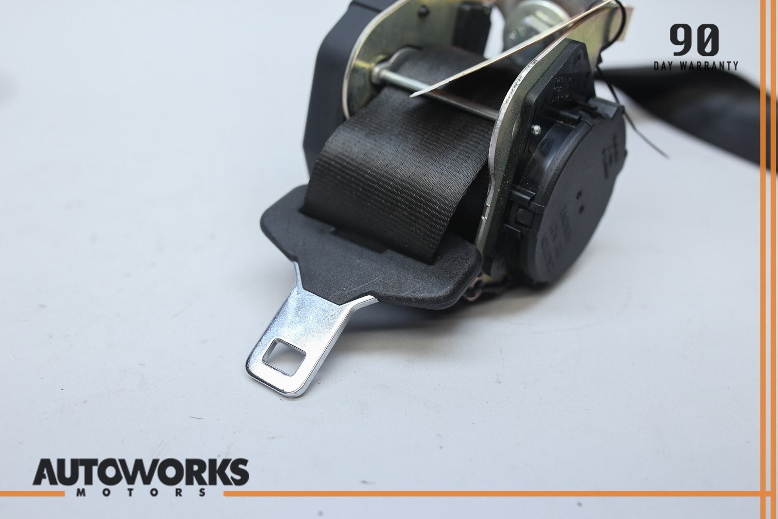 05-08 Maserati Quattroporte M139 Rear Left Driver Side Seatbelt 33045978 OEM