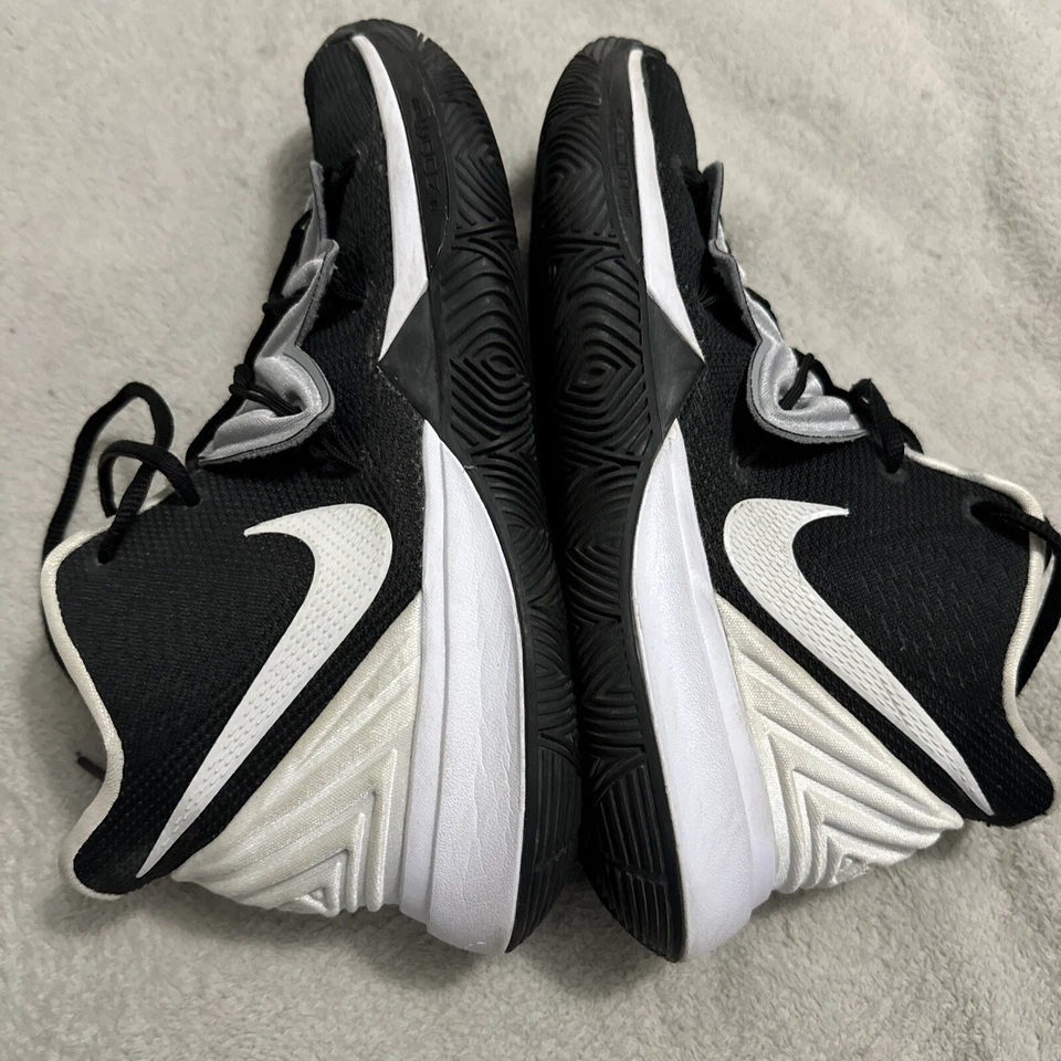 Size 8 - Nike Kyrie 5 iD -black Basketball Shoes - Image 3 of 4