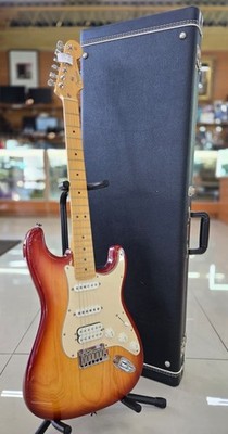 Fender Stratocaster USA 2003 Sunburst Electric Guitar HSS Maple Neck w/ Papers