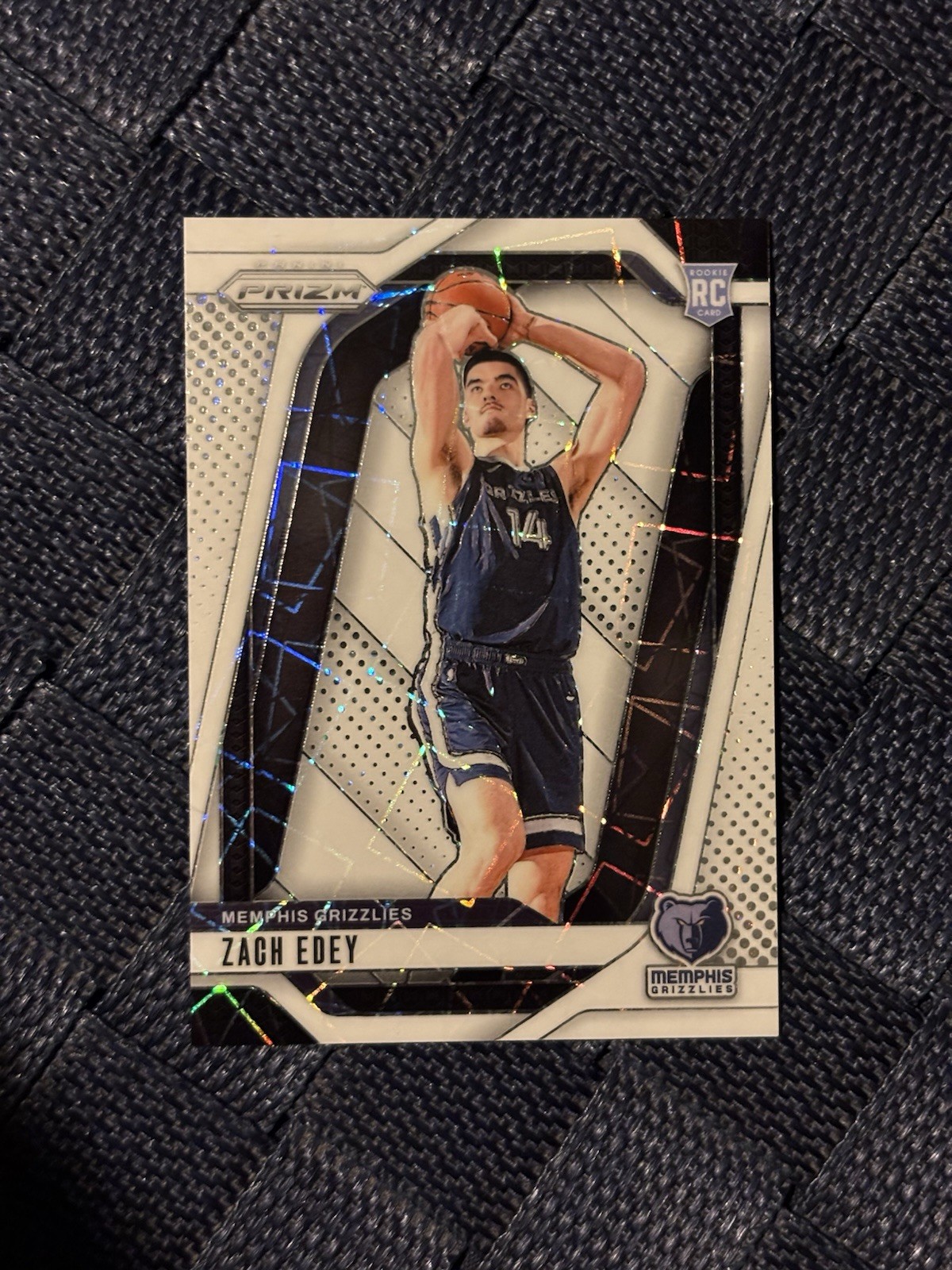 2024-25 Panini Prizm - Zach Edey #249 White Lazer /275 (RC)