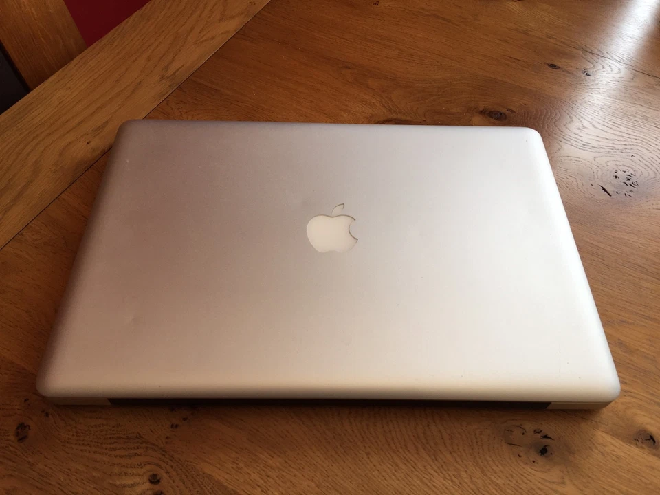 Apple MacBook Pro 15" - Core i7 2 GHz A1286 ✔ 500GB ✔ 4GB ✔ AMD Radeon GFX - Image 3 of 4