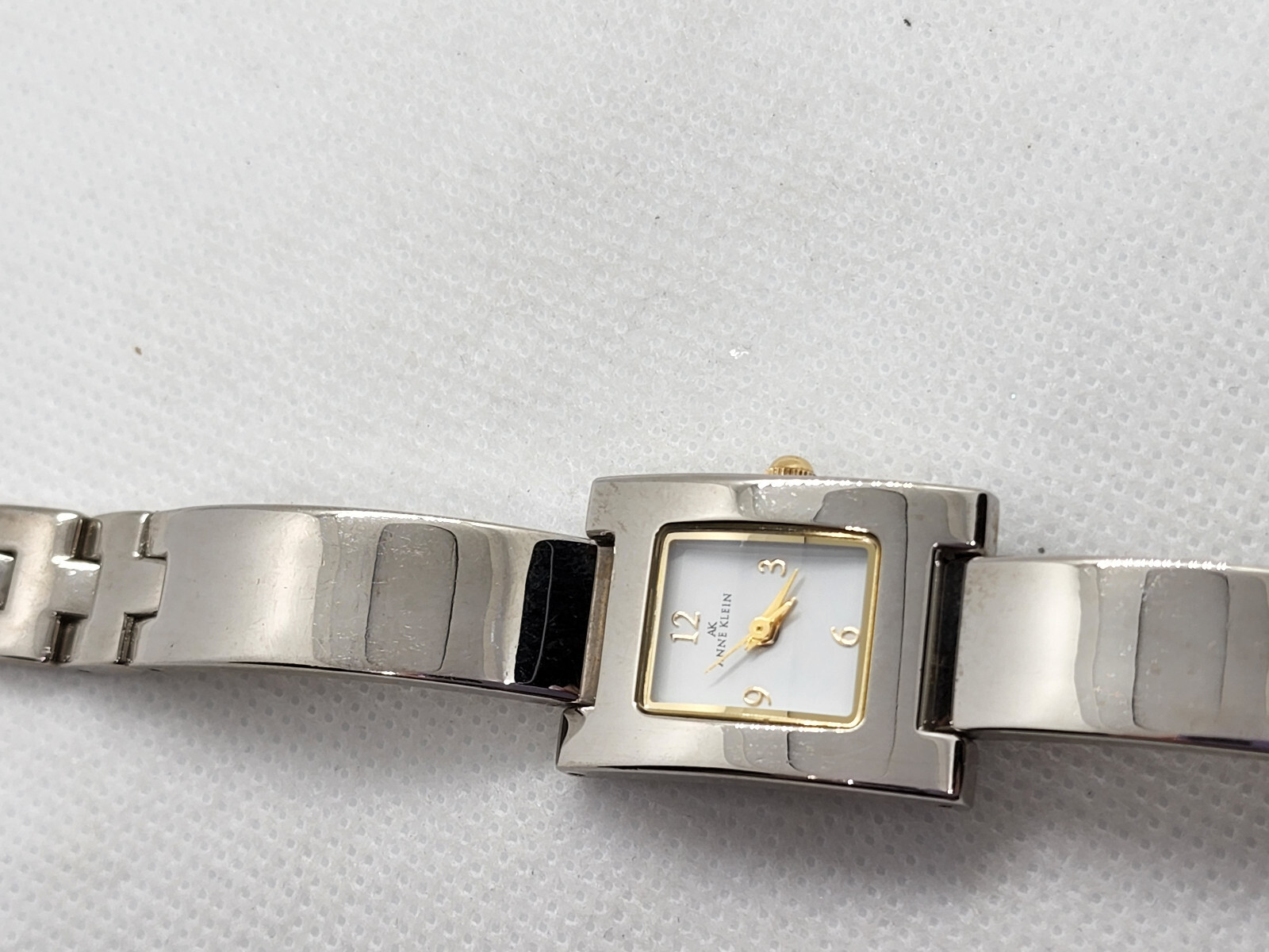 Anne Klein Ladies Watch Silver Tone Bracelet Band Y121E Quartz New