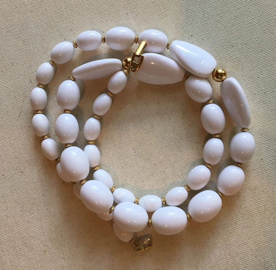 Collar Napier Vintage Distintivo Resina Plástico Cuentas Espaciadores Tono Oro Blanco 30" Foto 4 de 4