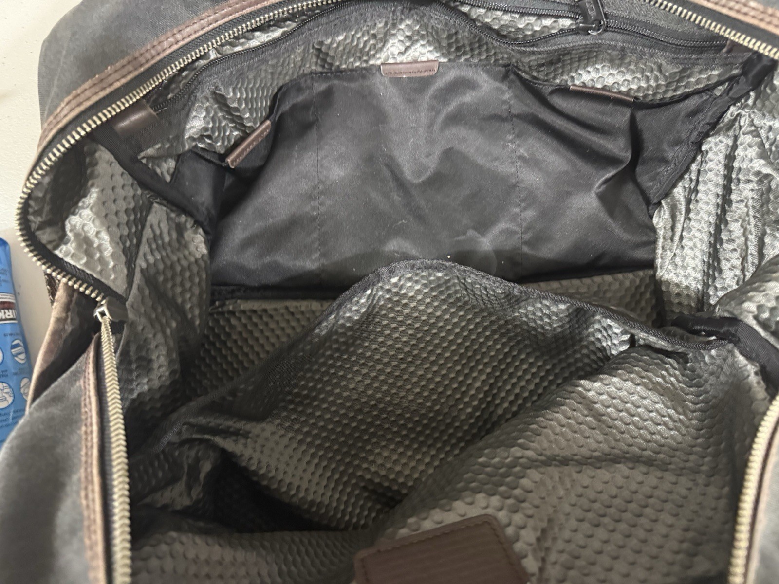 TUMI Everett Essential Bag Gray / Light Brown Lap… - image 5