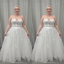 Plus Size Wedding Dresses Strapless Lace Appliques A-Line Train Bridal Gowns